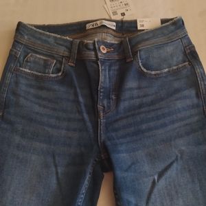 ZARA Mid Rise Skinny Mediun Wash Jeans👖💫